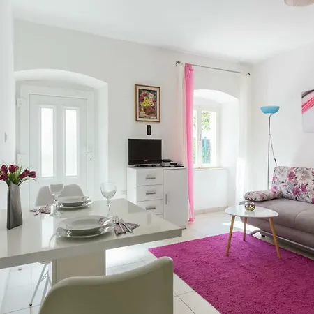 Mara Apartman
