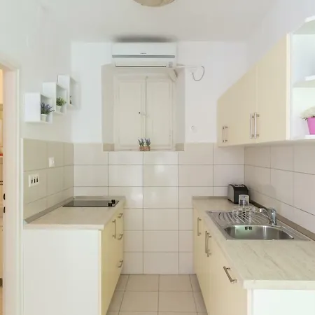 Mara Apartment